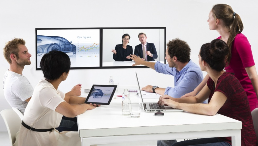 Wireless AV: The Secret to Cleaner Homes and Better Meetings