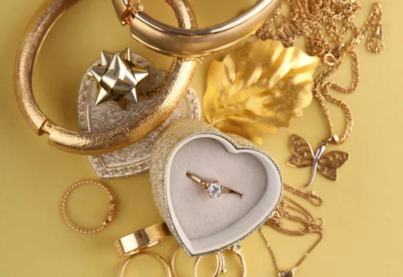 What Makes a Plated 18K Gold Necklace the Perfect Accessory?