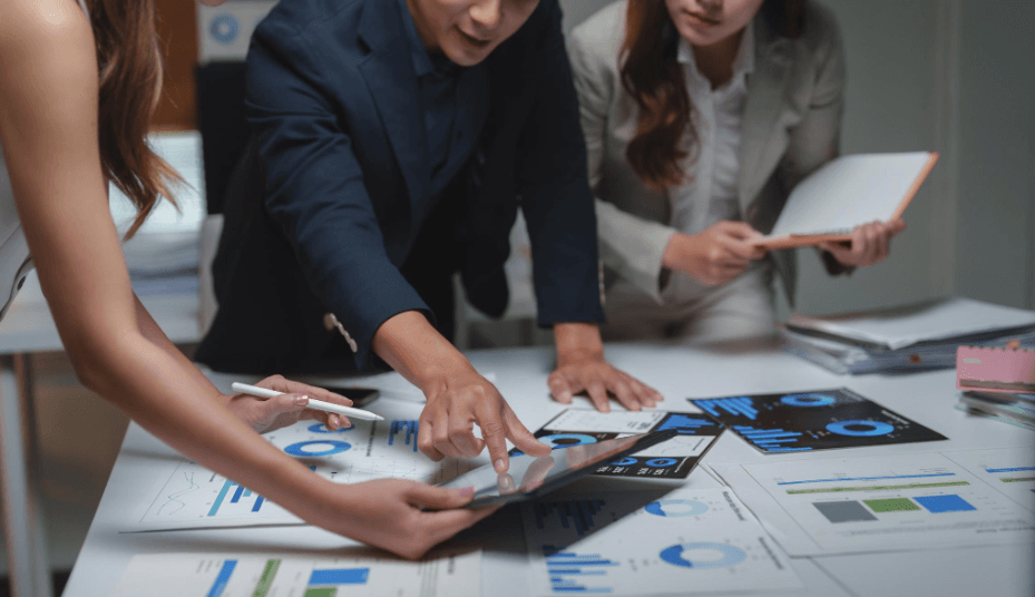 Managing Organizational Knowledge in a Data-Driven Economy