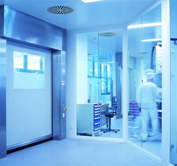Why Pharmaceutical Plants Choose High-Speed Cleanroom Doors