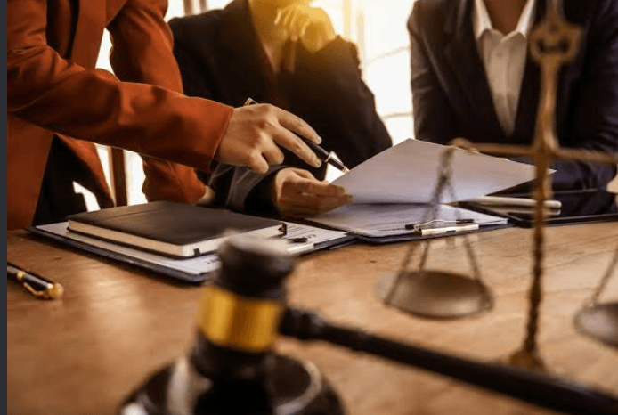 How a Client-Focused Injury Firm Keeps You Updated at Every Stage