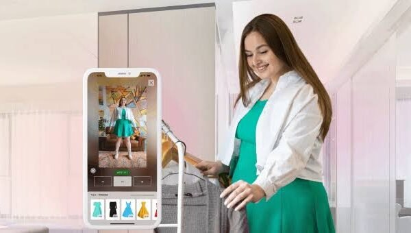 How Virtual Fitting Rooms Help Online Shoppers Make Better Clothing Choices
